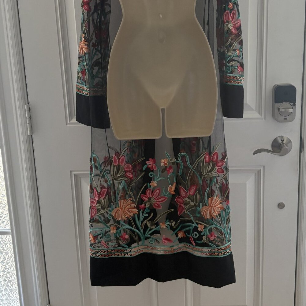 NEW Floral Cover Up by Liv Los Angeles - Picture 4 of 4
